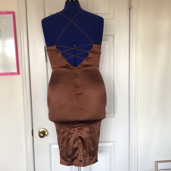 Spaghetti strap midi dress - Picture 3 of 4